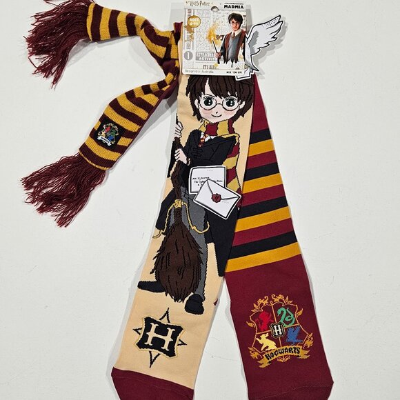 Harry Potter Gryffindor Sweater 7/8 & Madmia Socks Collab Set NWT/NWOT - Picture 3 of 12